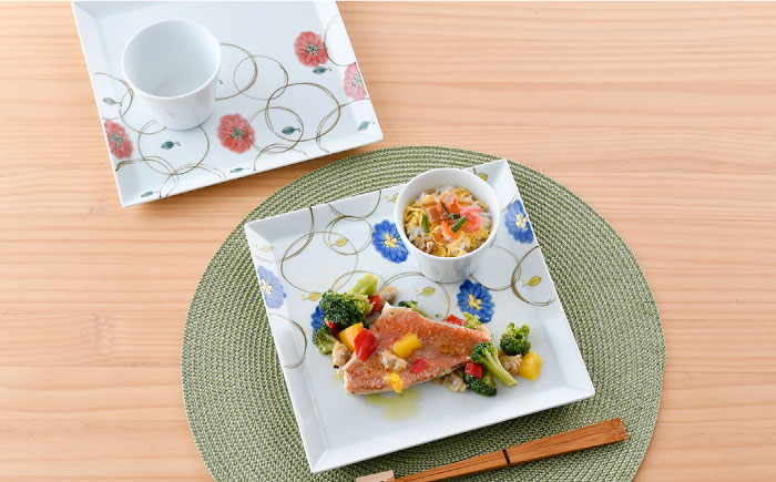 【波佐見焼】丸紋フラワー 角盛皿 白磁 カップ 4点セット【陶豊】 [OE20]