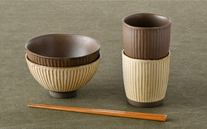 【波佐見焼】しのぎ 茶碗 ・ 湯呑み セット 窯変 マット調 ブラウン・ベージュ 食器 陶器 【トーエー】 [QC36]