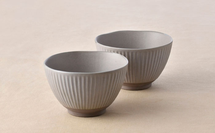 【波佐見焼】しのぎ 丼ぶり カーキ 2個セット【トーエー】 [QC74]