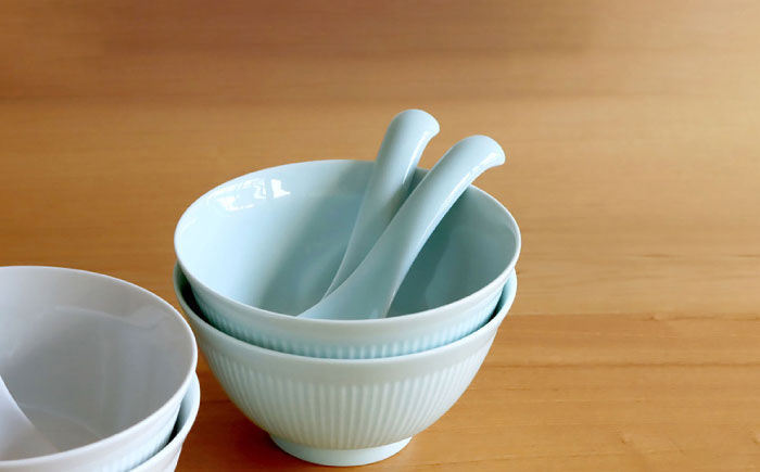 【白山陶器】【よしず彫】丼とレンゲ 青白釉 4ピースセット [TA146]