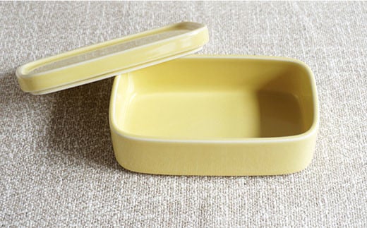 【白山陶器】【磁器のふたもの】黄色が鮮やかなCONTEロング 黄マット 保存容器 バターケース  食器 皿 【波佐見焼】 [TA51]