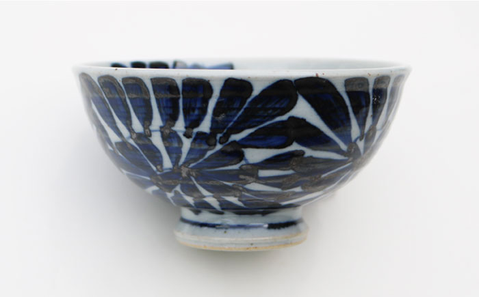 【波佐見焼】染唐草 茶碗 湯呑 ペアセット （睦揃）【協立陶器】 [TC58]