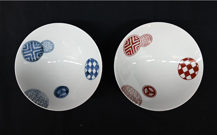 【波佐見焼】はさみ平茶碗 丸地紋 （呉・朱） 茶碗 ペアセット【協立陶器】 [TC86]