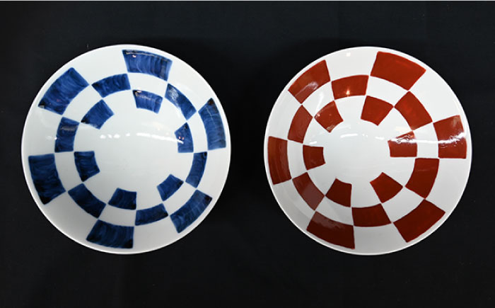 【波佐見焼】はさみ平茶碗 市松（呉・朱） 茶碗 ペア【協立陶器】 [TC90]