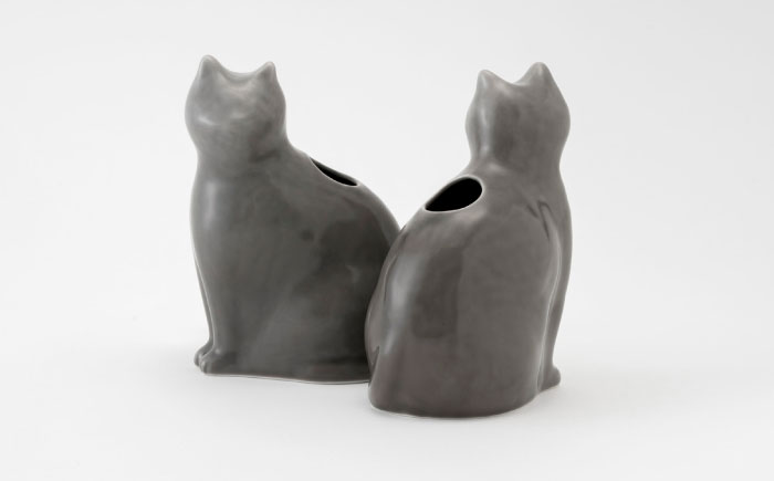 【波佐見焼】zen to ひがし ちか 花器「愛 編む 磁器猫」黒猫 1点【中善】 [YE50]