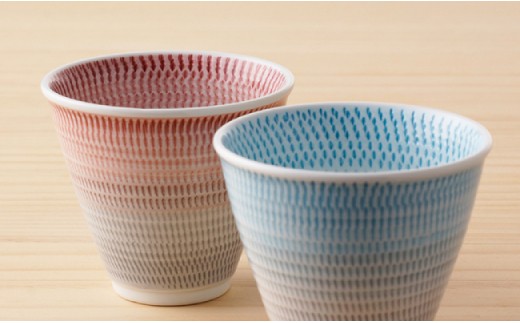 【波佐見焼】 色染流し 湯呑 2点セット 赤・水色 【一真陶苑】 [BB21]