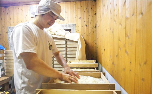 【長崎の海と大地の恵みを凝縮】麹味噌とだしの詰合わせ定期便（３回／年）【原味噌本店】 [CA06]
