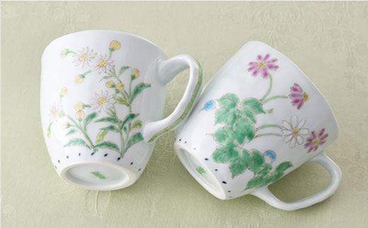 【波佐見焼】色絵ヒメジオン・イワザクラ マグカップ 揃い【藍水】 [GB15]