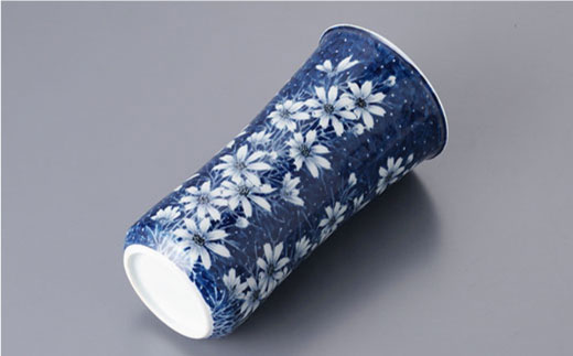 【波佐見焼】『2019年 現代の名工受賞！』染付 花器 花瓶 (コスモス)【青以窯】 [HD01]