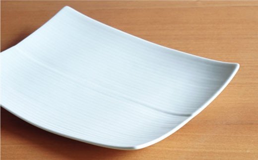 【白山陶器】【長方皿】レリーフ模様が美しい角皿2枚セット 白磁 皿 【波佐見焼】 [TA55]