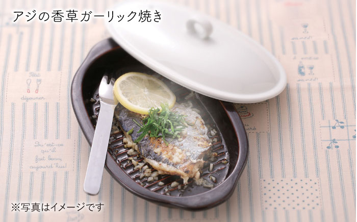 【波佐見焼】レンジで焼けるくん （楕円） 薄紅 レシピ付き 【西日本陶器】 [AC112]