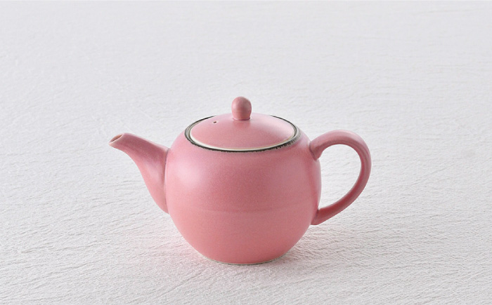 【波佐見焼】丸型ティーポット 渕錆ピンクマット 茶こし付き【長十郎窯】 [AE99]