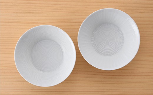 【波佐見焼】 白磁手彫 朝顔ボウル どんぶり 2点セット 食器 皿 【一真陶苑】 [BB34]