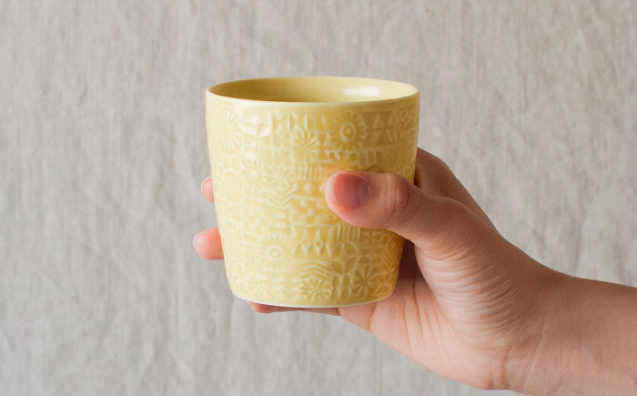 【波佐見焼】PATTERNED CUP ペア2色セット yellow + greige　【BIRDS’ WORDS】 [CF071]
