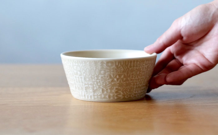 【波佐見焼】PATTERNED BOWL ペア 2点セット ecru + greige 【BIRDS’ WORDS】 [CF077]