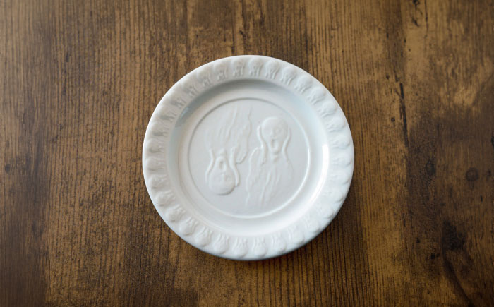 【波佐見焼】レリーフ醤油皿・箸置き ムンク 白 4点セット【ルセラ・ポーセリン】 [CG08]