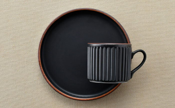 【波佐見焼】ギアシリーズ カップ＆ソーサー ブラック プレート マグカップ ペアセット 17.5cm 6寸【大新窯】 [DC116]