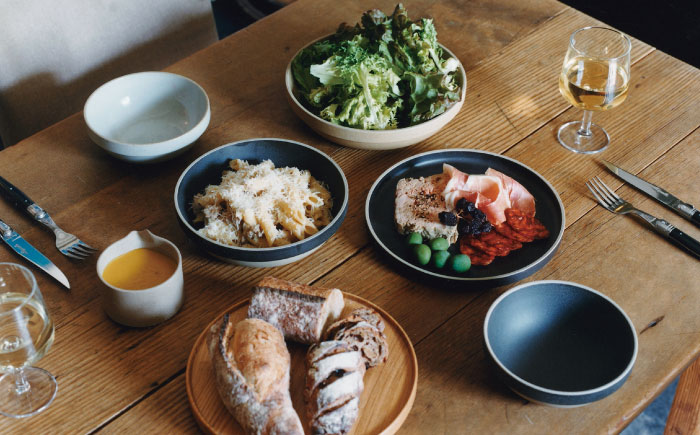 【HASAMI PORCELAIN】ミッドディープラウンドボウル グロスグレイ 145mm 2点セット 食器【東京西海】 [DD211]