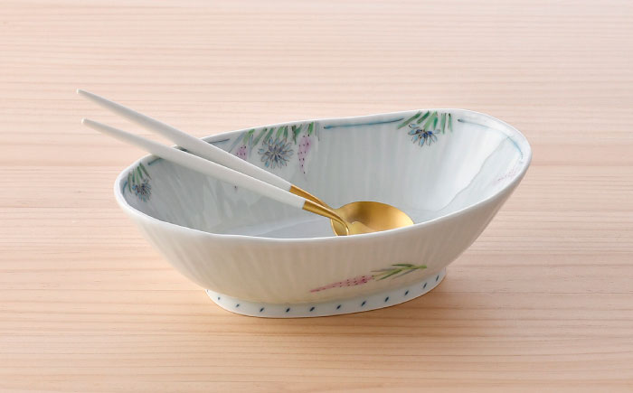 【波佐見焼】野鶏頭 矢車草 楕円鉢【藍水】 [GB52]