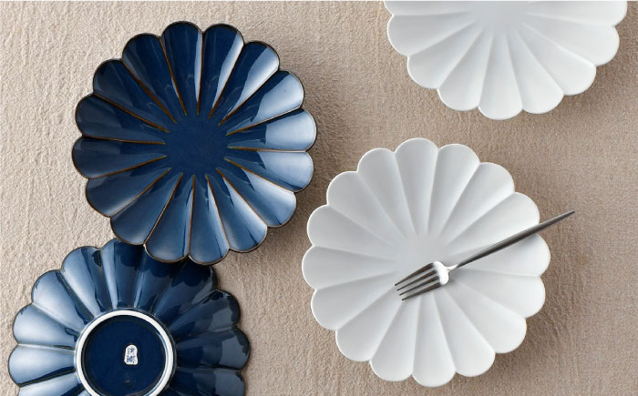 【波佐見焼】菊紋 皿 大（白・洸琳彩釉）各2枚セット【洸琳窯】 [GE28]