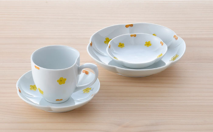 【波佐見焼】花★花 プレート 大・中・小 ミニ マグカップ 4点セット （黄色） 食器 皿【松幸陶芸】 [HB54]