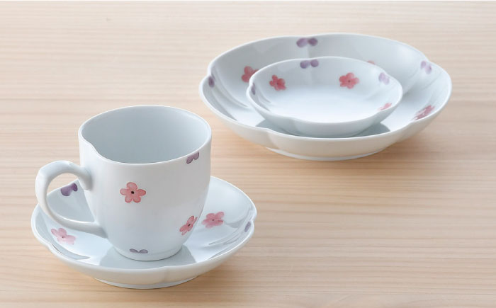 【波佐見焼】花★花 プレート 大・中・小 ミニ マグカップ 4点セット （ピンク） 食器 皿【松幸陶芸】 [HB55]