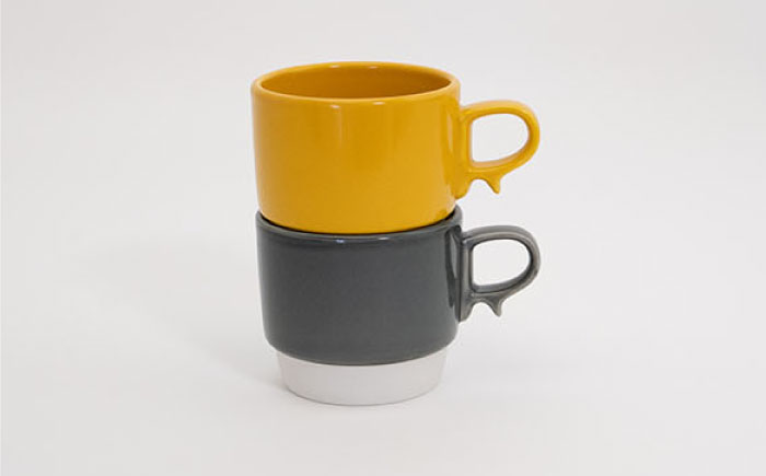 【波佐見焼】スタックスマグ 磁器（小）（イエロー・ダークグレー）2点セット 食器  マグカップ  ペア【藍染窯】 [JC154]