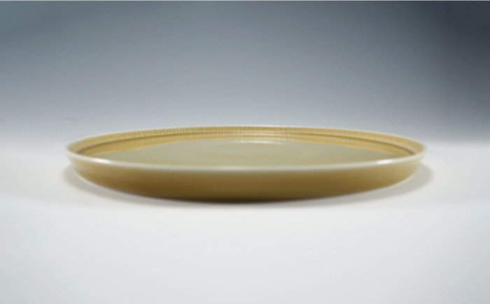 【波佐見焼】十草彫り 24cm 丸 プレート 麦藁色【永泉】 [MC60]