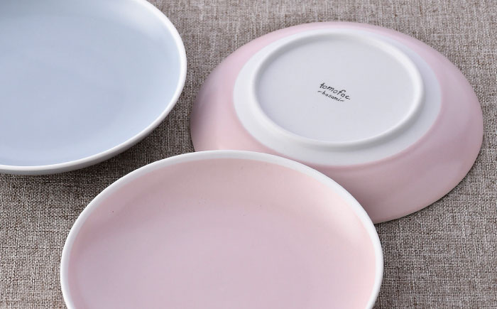 【波佐見焼】皿・ミニマグ ピンク・ブルー セット【トーエー/陶芸ゆたか】 [NB137]