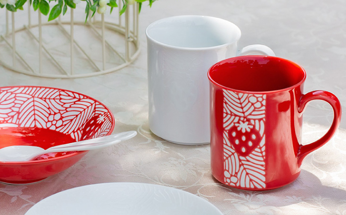 【波佐見焼】苺ミルク マグカップ 〈赤〉 2点セット【西海陶器】 [OA473]