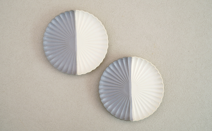 【波佐見焼】花しのぎ 取皿 ペア ハーフカラー（グレー/白）【団陶器】 [PB172]