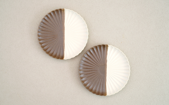 【波佐見焼】花しのぎ 取皿 ペア ハーフカラー（栗/白）【団陶器】 [PB173]