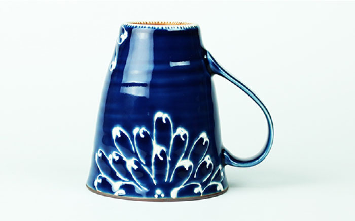 【波佐見焼】一珍菊 マグカップ （青・赤） ペアセット【山下陶苑】 [PC42]