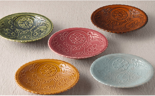 【波佐見焼】陽刻五色唐草文様 お皿揃5枚セット（化粧箱入） 取り皿 カレー皿 食器 食器 皿 【利左エ門窯】 [QB15]