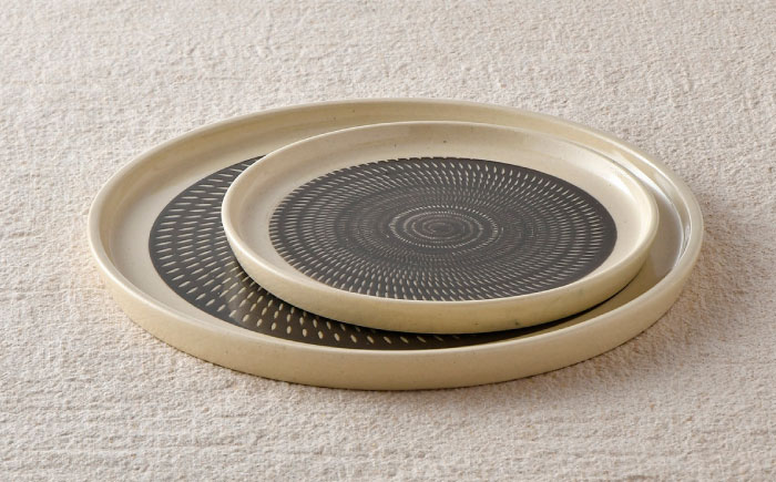 【波佐見焼】黒刷毛飛び鉋 プレート M・L 2枚セット 食器 取り皿 陶器【利左エ門窯】 [QB44]