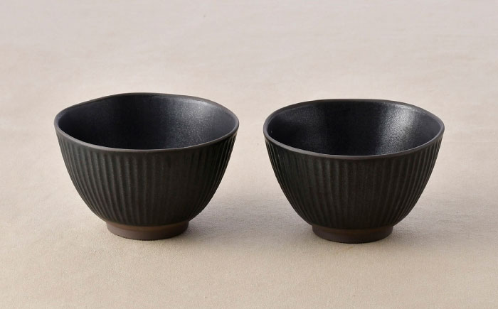 【波佐見焼】しのぎ 丼ぶり ブラック 2個セット【トーエー】 [QC73]