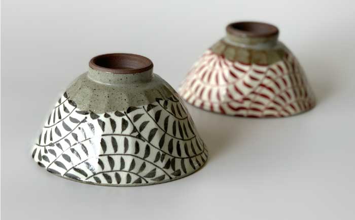 【波佐見焼】茶碗 ペアセット 面取唐草（レッド・ブラック）【ROXY・HASAMI】 [SB107]