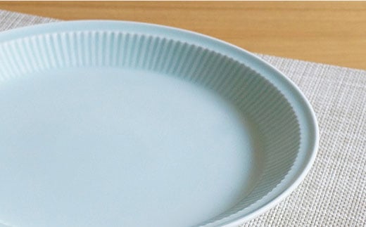 【白山陶器】【美しいレリーフ模様】よしず彫 大皿 1ピース 青白釉 食器 【波佐見焼】 [TA74]