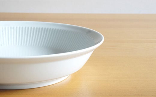 【白山陶器】【美しいレリーフ模様】よしず彫 盛鉢 1ピース 白磁 ボウル  食器 皿 【波佐見焼】 [TA75]