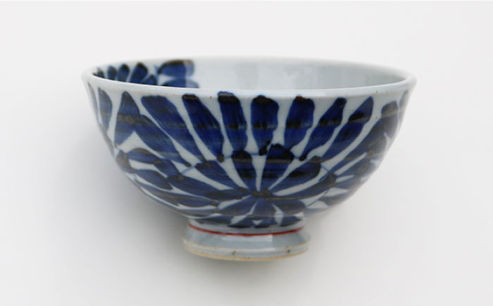 【波佐見焼】染唐草 茶碗 湯呑 ペアセット （睦揃）【協立陶器】 [TC58]