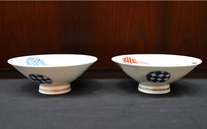 【波佐見焼】はさみ平茶碗 丸地紋 （呉・朱） 茶碗 ペアセット【協立陶器】 [TC86]