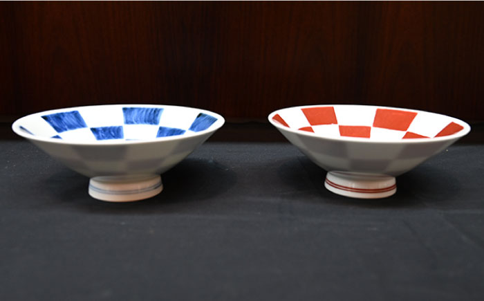 【波佐見焼】はさみ平茶碗 市松（呉・朱） 茶碗 ペア【協立陶器】 [TC90]