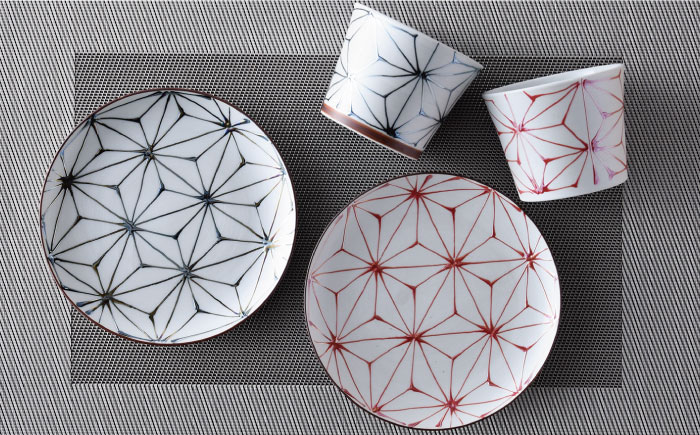 【波佐見焼】Sweet麻シリーズ マルチカップ・ソーサー （黒・赤） 4点セット 小鉢 小皿 ケーキ皿 【まるしん】 [WD31]