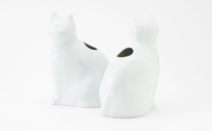 【波佐見焼】zen to ひがし ちか 花器「愛 編む 磁器猫」白猫 1点【中善】 [YE49]