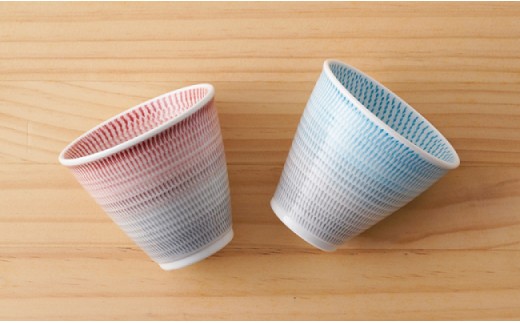 【波佐見焼】 色染流し 湯呑 2点セット 赤・水色 【一真陶苑】 [BB21]