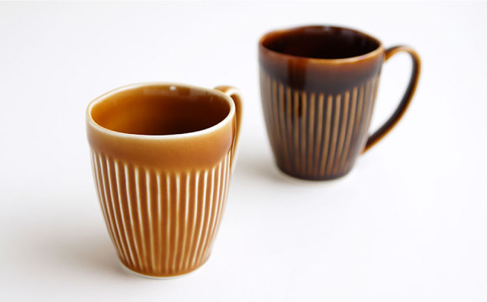 【波佐見焼】 しのぎ マグカップ ペアセット（アメ釉・キャメル） 食器 皿 【一龍陶苑】 [CC11]