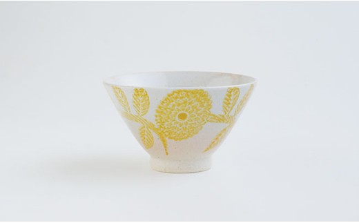 【波佐見焼】ダリア柄 飯碗 茶碗 (小皿付) ブルー・イエロー ペアセット 食器 皿 【勲山製陶】 [CD03]