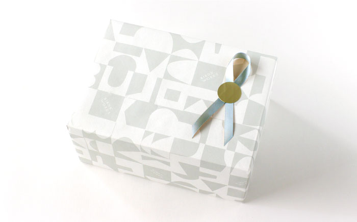 【波佐見焼】PATTERNED MUG ペア2色セット  squall gray＋ecru 【BIRDS' WORDS】 [CF045]