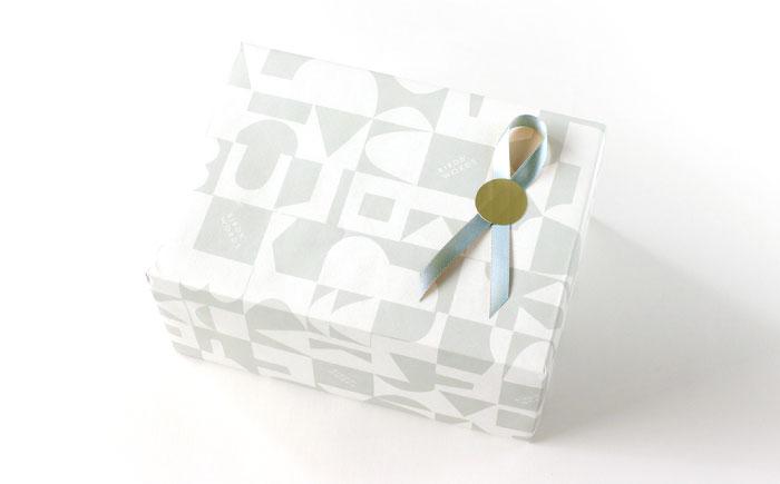 【波佐見焼】PATTERNED MUG ペア2色セット  squall gray＋morning mist 【BIRDS' WORDS】 [CF049]