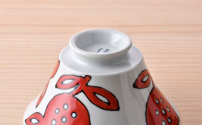 【波佐見焼】愛花柄 イケメン丼(小) ペア 赤・青 【大新窯】 [DC165]